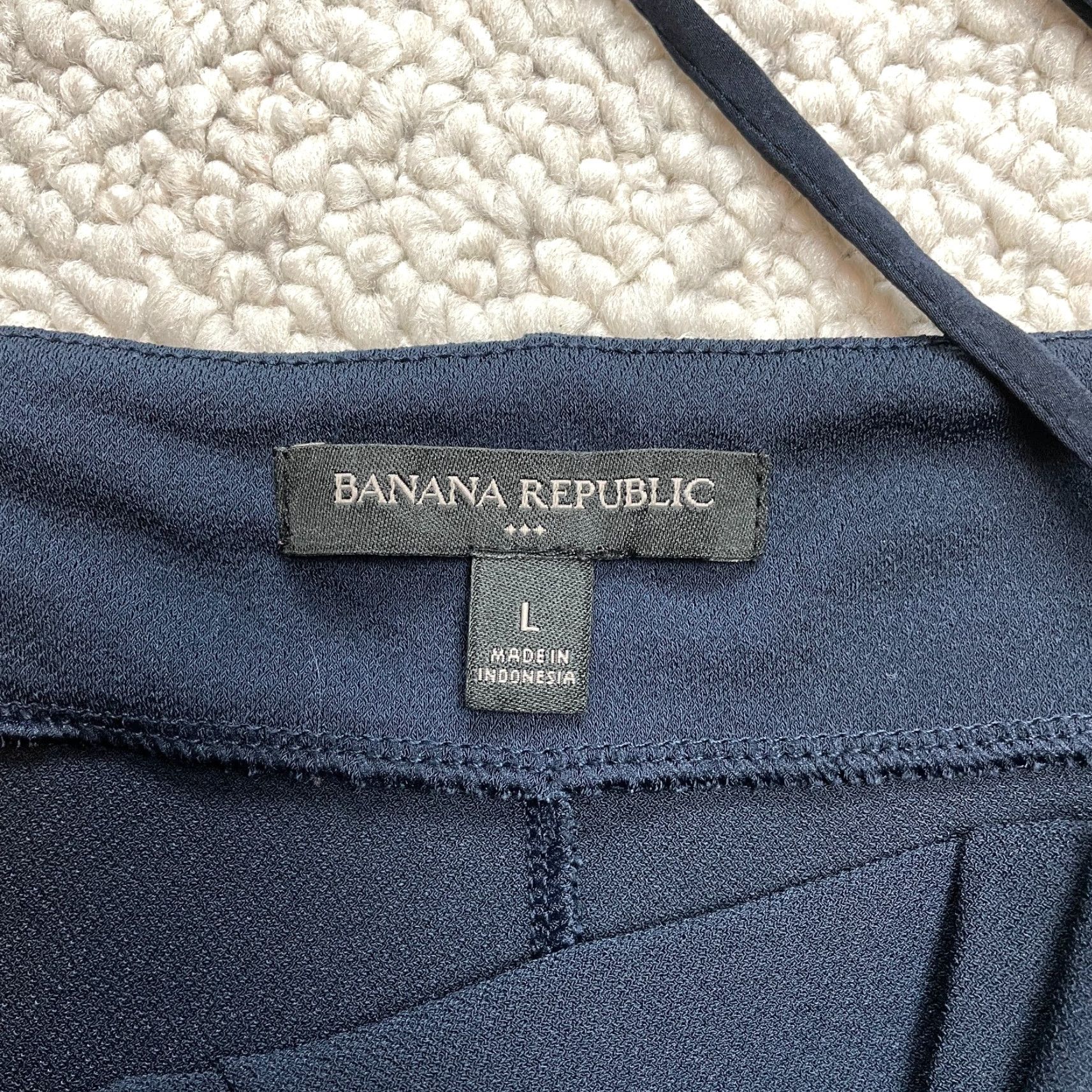Banana Republic VINTAGE Banana Republic Camisole Tank Top Womens Large Navy Blue Polyester Cami Size L / US 10 / IT 46 - 5 Thumbnail
