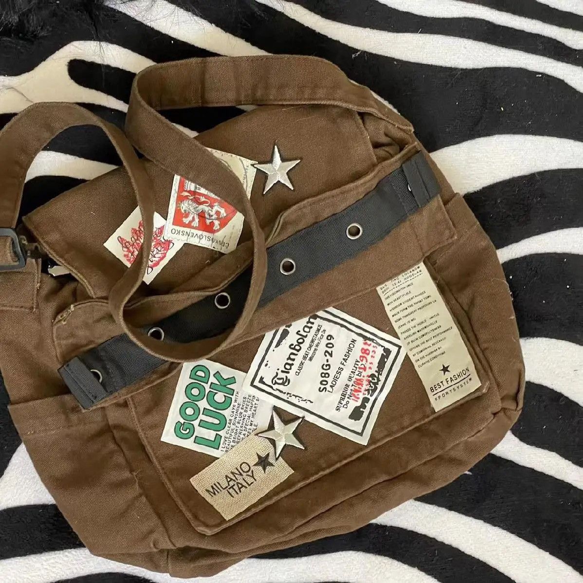 Vintage Brown Old School Style Star Patch Canvas Students School Bag Size ONE SIZE - 3 Thumbnail