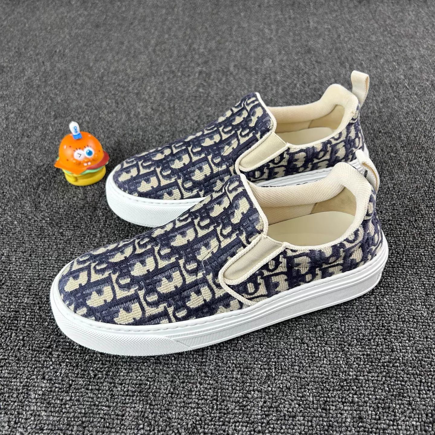 Dior Dior Oblique Full Print Slip-On 38 Size US 7.5 / IT 37.5 - 1 Thumbnail