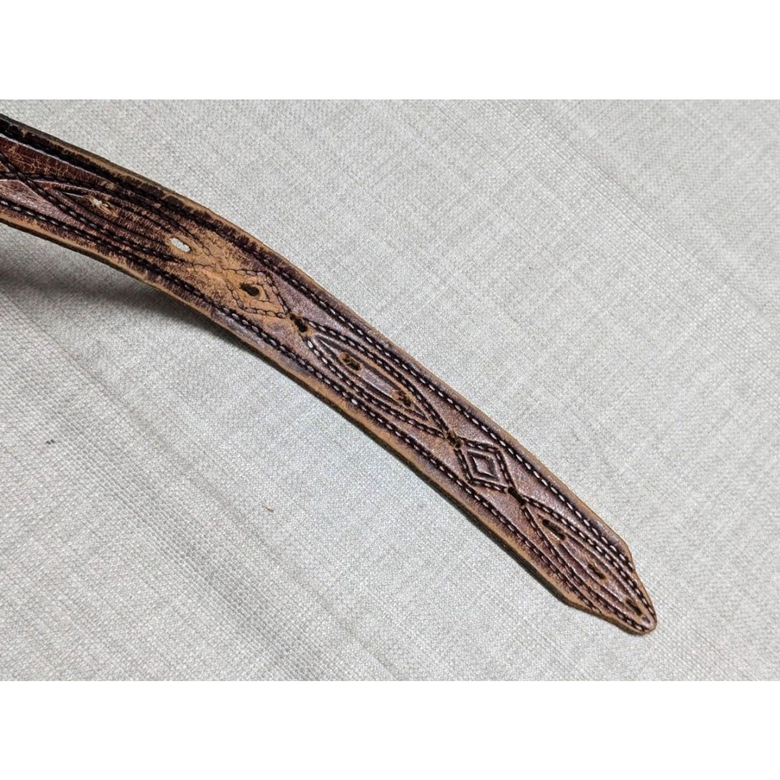 Vintage VINTAGE handcrafted USA made TOOLED belt 38 Brown leather Western belt Mens Regular 1-3/8" width Cowhide Patina Western Belt 1980s/90s Size 38 - 3 Thumbnail