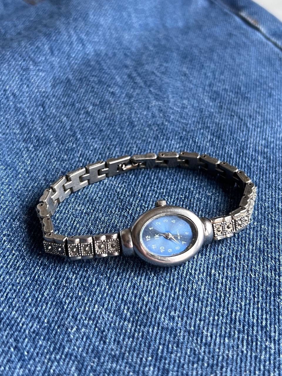 Japanese Brand × Vintage Vintage 🌊 Blue Dial Japanese style futuristic Watch Size ONE SIZE - 1 Thumbnail