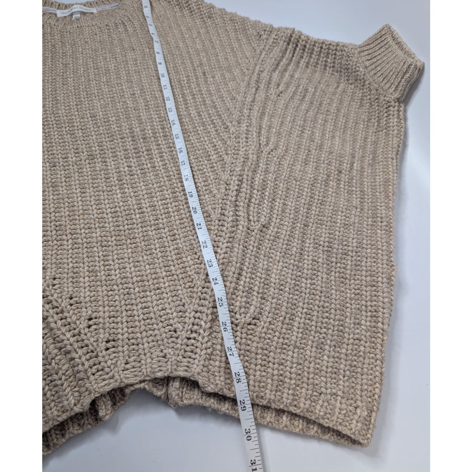 Victoria's Secret Victoria's Secret Sweater Size XS/S Beige Chunky Cable Knit Oversized Ponch Size L / US 10 / IT 46 - 3 Thumbnail