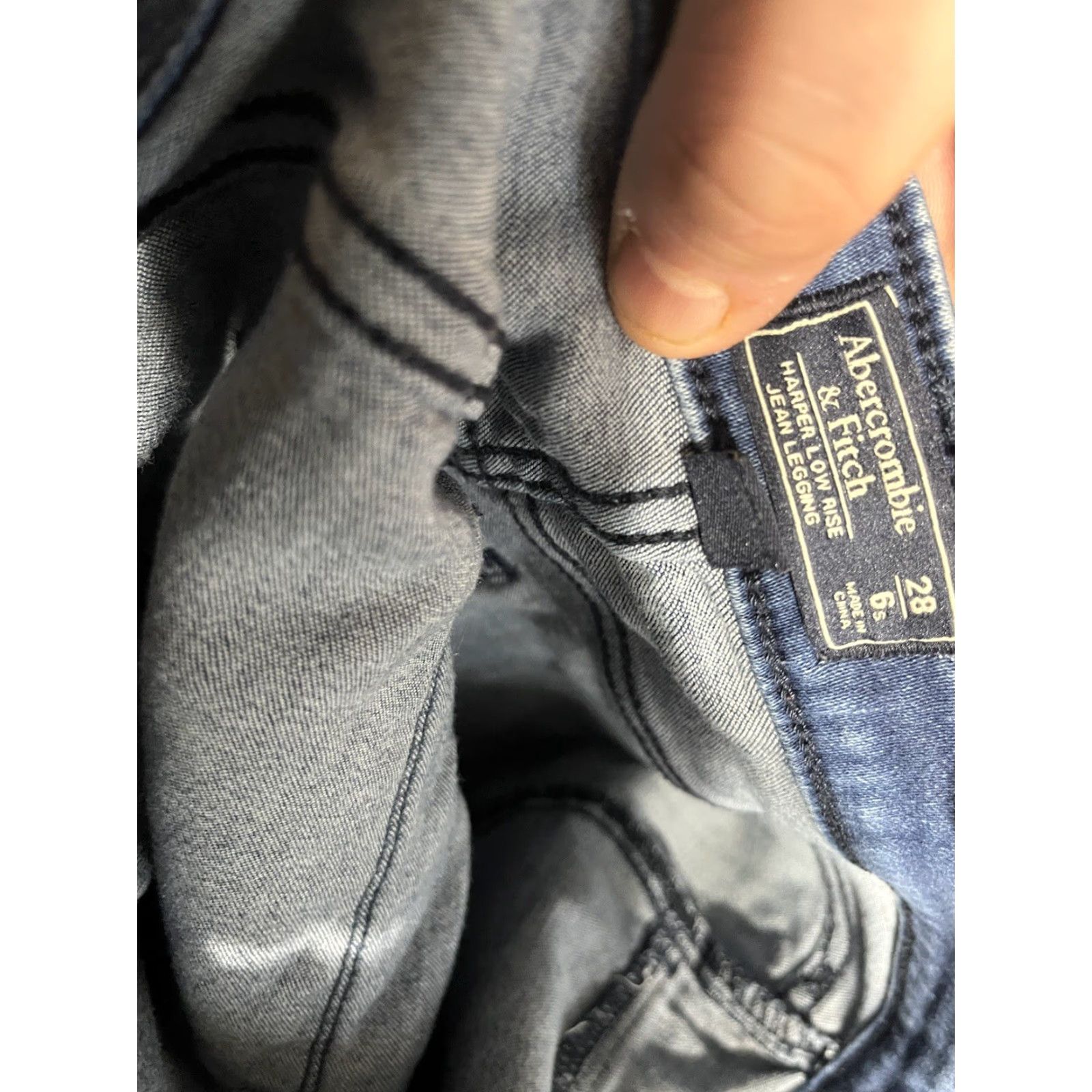 Abercrombie & Fitch Abercrombie & Fitch Jeans Womens 6 Skinny Blue 28 Inseam 28 A&F Super Skinny Denim Cotton Dark Solid Pockets Modern Classic American Size 28" / US 6 / IT 42 - 5 Thumbnail