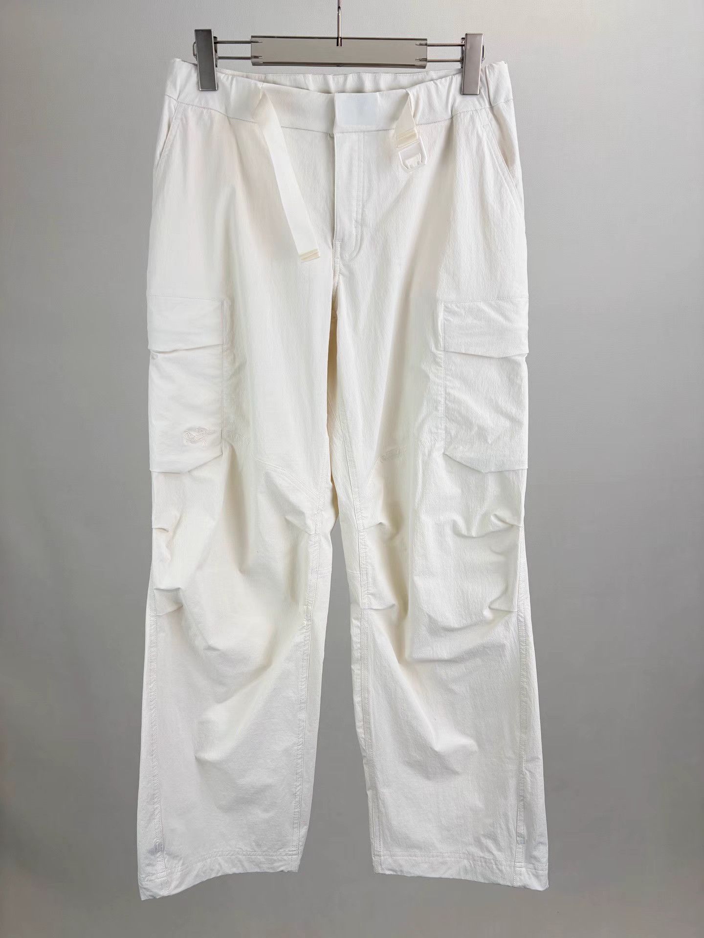 Arc'teryx ARCTERYX LEUTIA PANT Polar White Cargo Pants Size US 44 / EU 60 - 1 Thumbnail