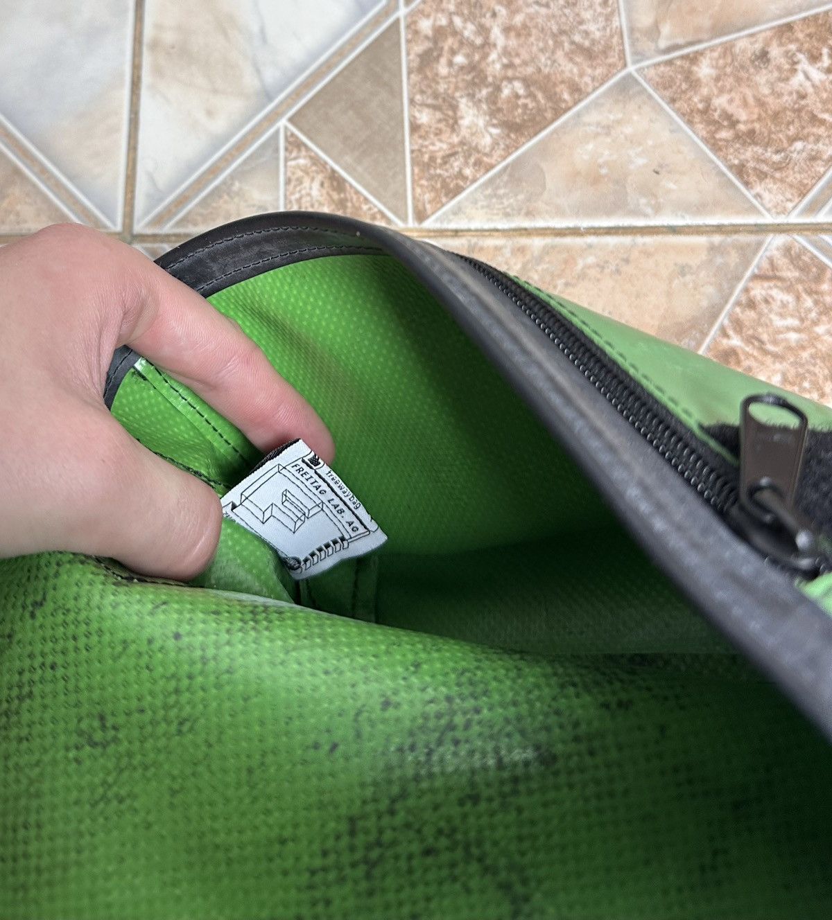 Freitag × Streetwear × Vintage Freitag F40 Jamie – Upcycled Messenger Bag – Unique Design Size ONE SIZE - 12 Thumbnail