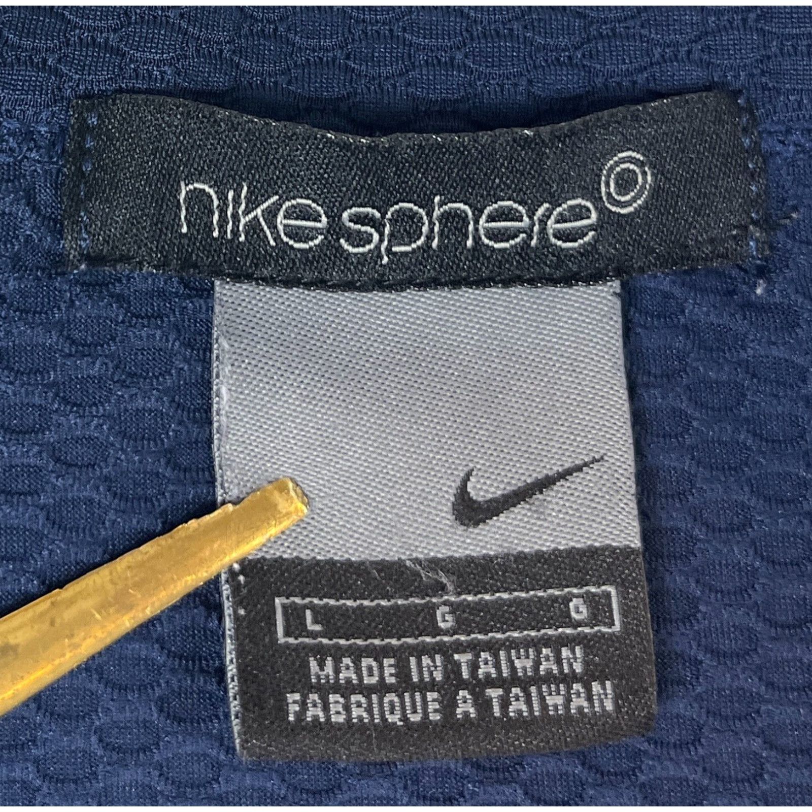 Nike VINTAGE Nike Sphere Performance T-Shirt Navy Blue Embroidered Swoosh Mens Size L Size US L / EU 52-54 / 3 - 5 Thumbnail