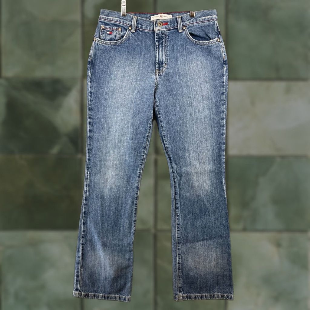 Tommy Hilfiger Tommy Hilfiger Womens Jeans 6 Hipster Bootcut Y2K Worn Weekend Size 28" / US 6 / IT 42 - 1 Thumbnail