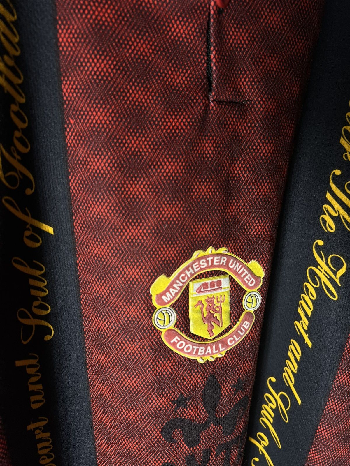 Vintage VERY RARE MANCHESTER UNITED ENGLAND SOCCER JERSEY RETRO 90s Size US M / EU 48-50 / 2 - 11 Thumbnail