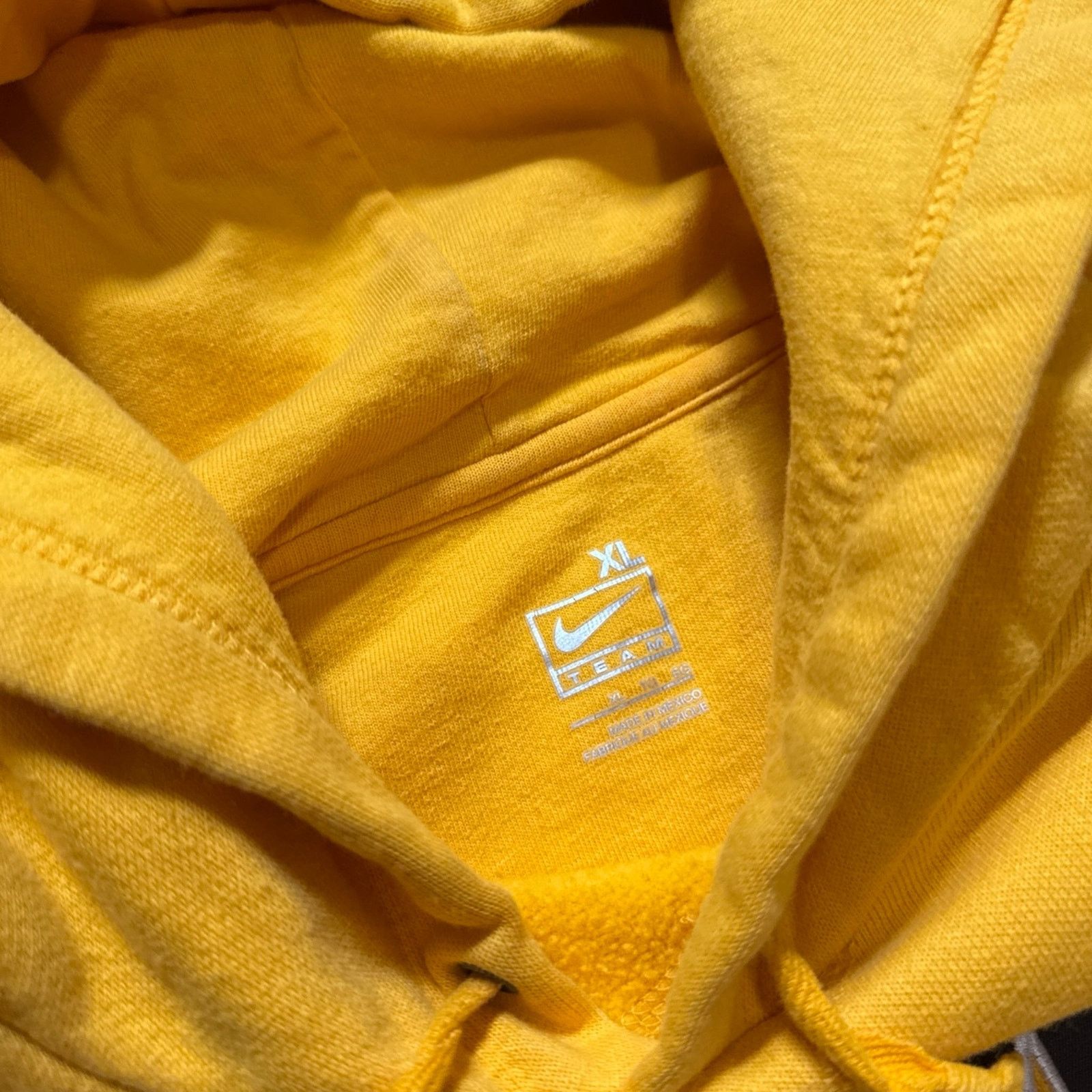Nike Y2K Nike Team Wyoming Center Swoosh Hoodie Sweatshirt Size US XL / EU 56 / 4 - 4 Thumbnail