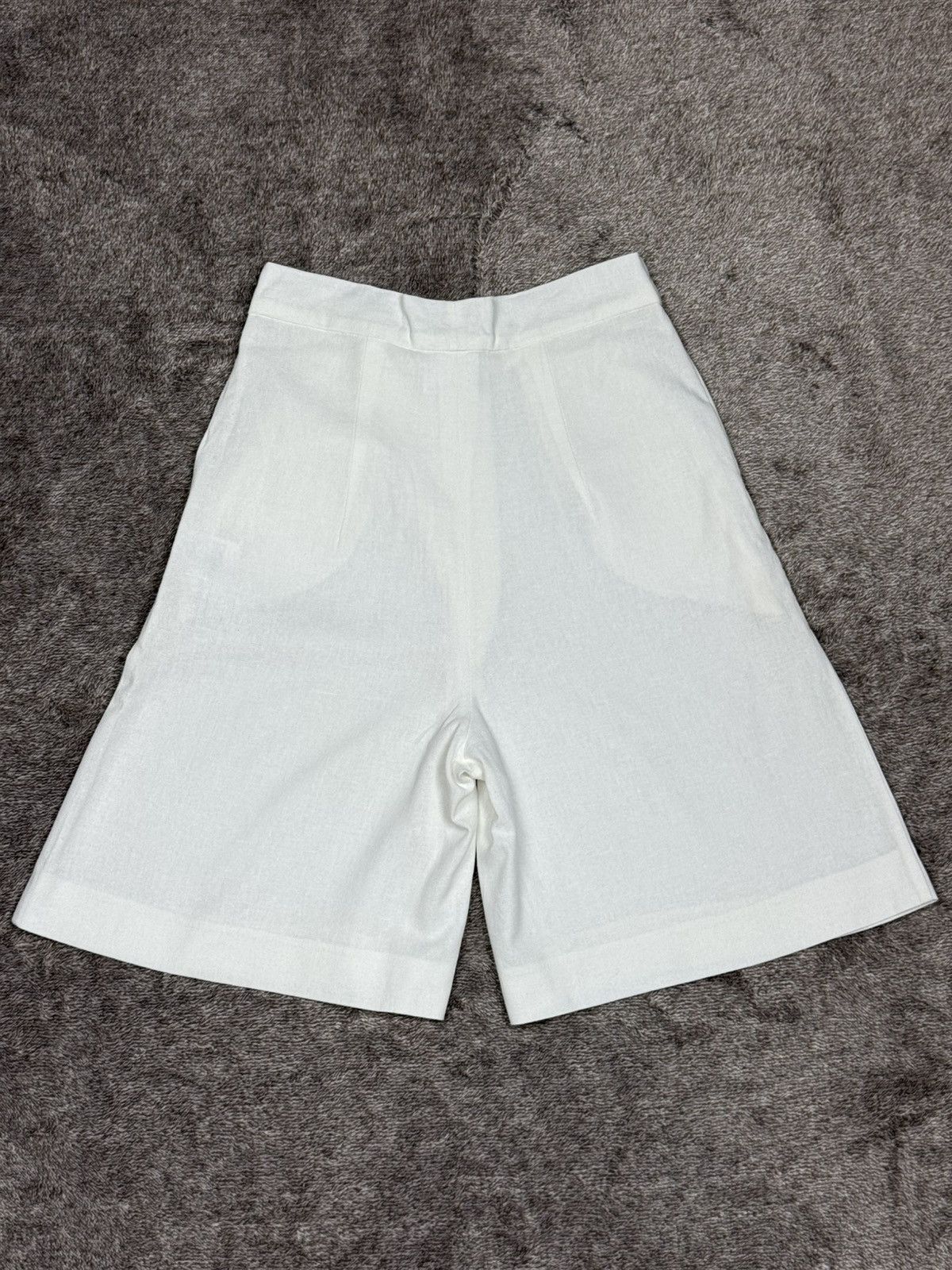 Chanel Chanel Off White Linen Textured Pleat Pocket Shorts Size 34 Size 24" / US 00 / IT 34 - 13 Thumbnail