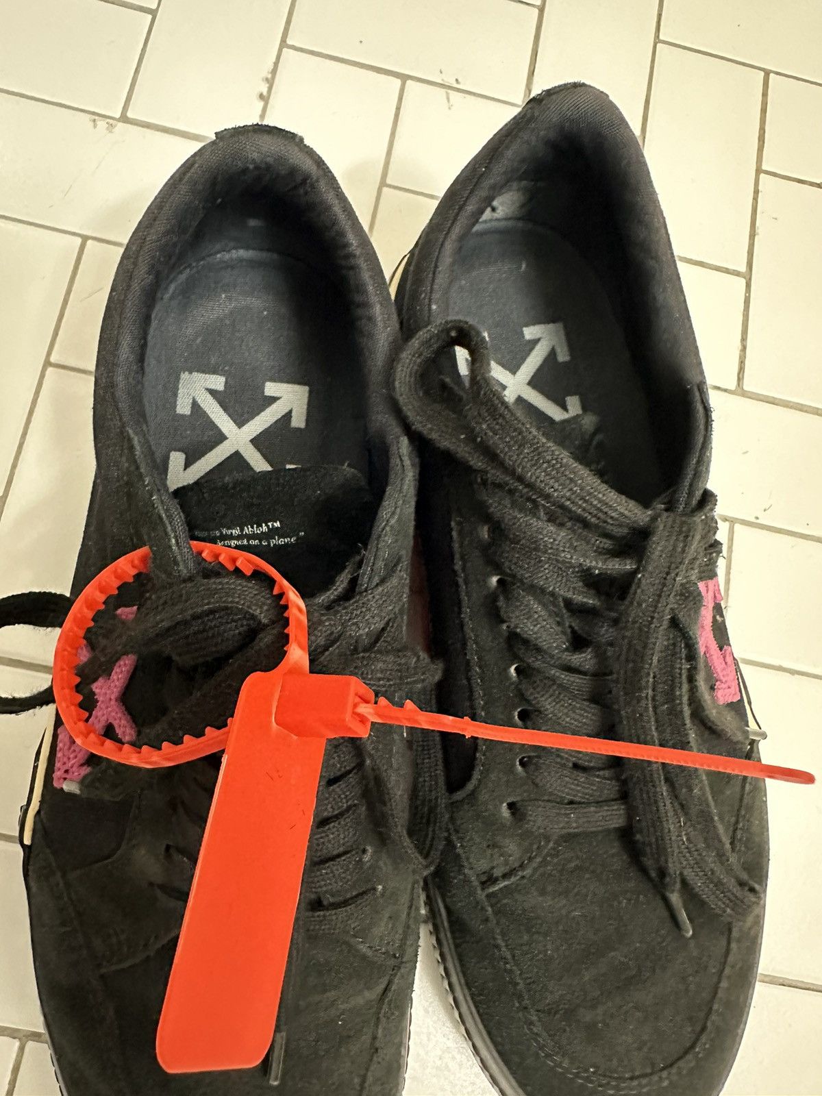 Off-White OFF-White Vulc Low Black Fuchsia Sneakers size 42 Size US 9 / EU 42 - 6 Thumbnail