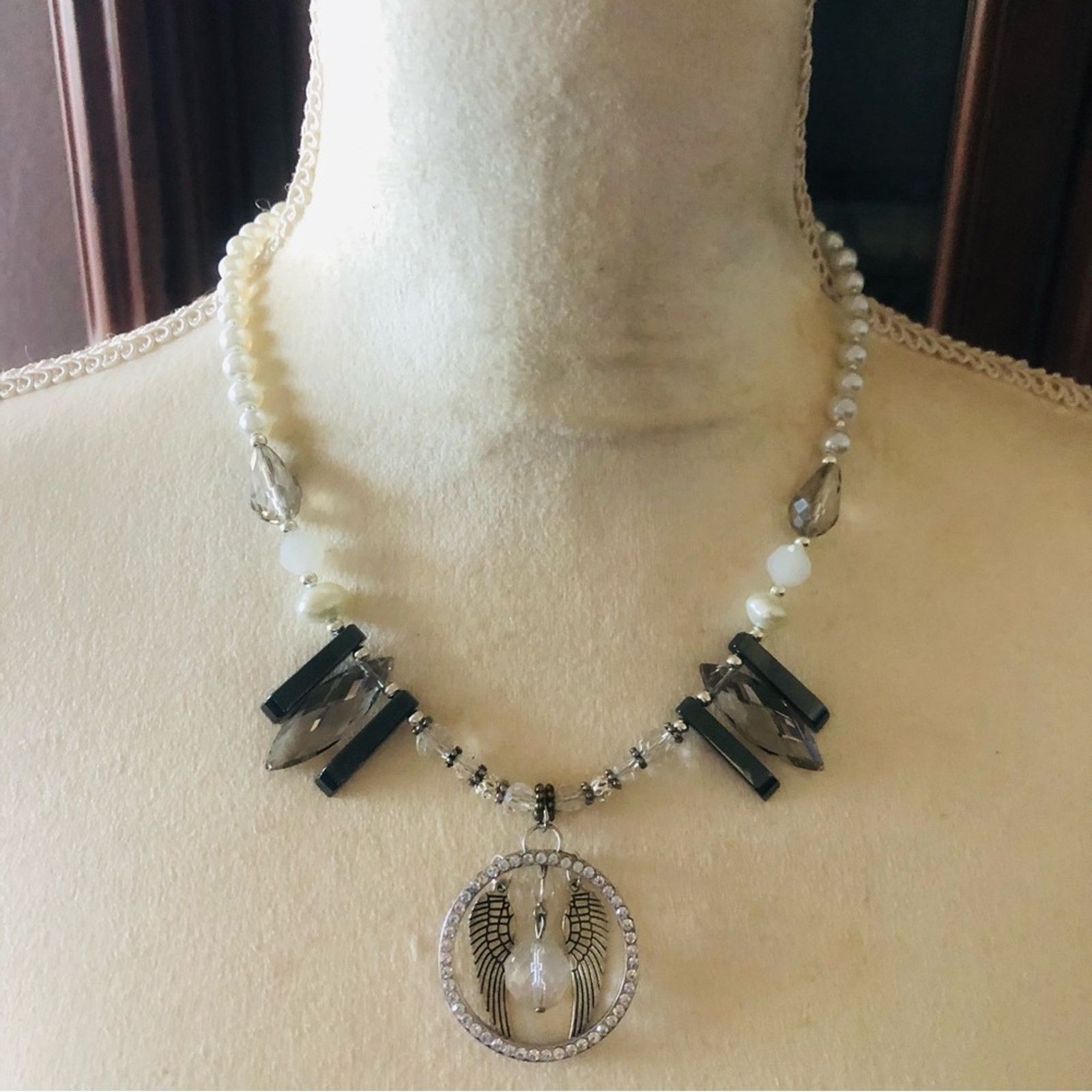 Handmade Handcrafted repurpose elegant angel wings Pearl necklace Size ONE SIZE - 2 Thumbnail