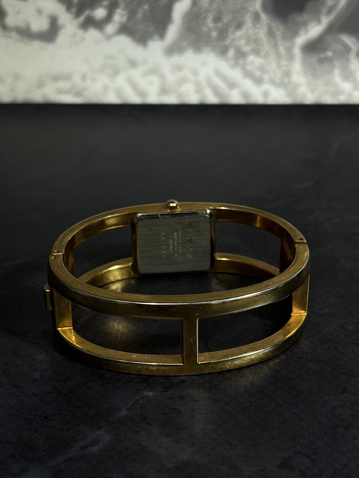 Japanese Brand Omax Gold Cuff Watch, Minimalist Design, Japanese Quartz Size ONE SIZE - 5 Thumbnail