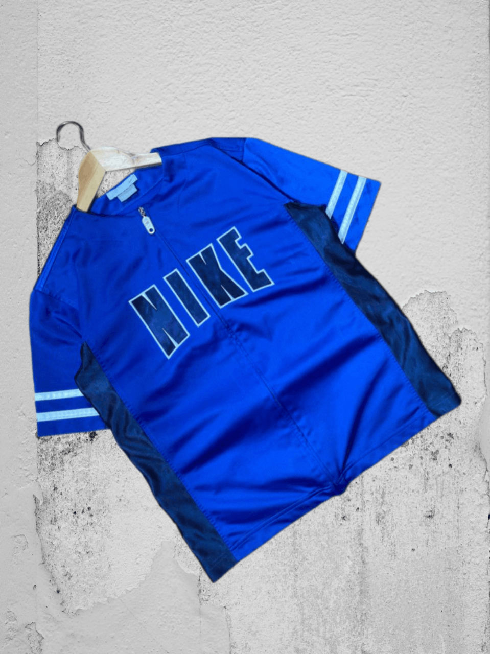 Nike × Vintage Vintage 1990s Nike Embroidered Swoosh T Shirt L Faded Rare Size US L / EU 52-54 / 3 - 1 Thumbnail