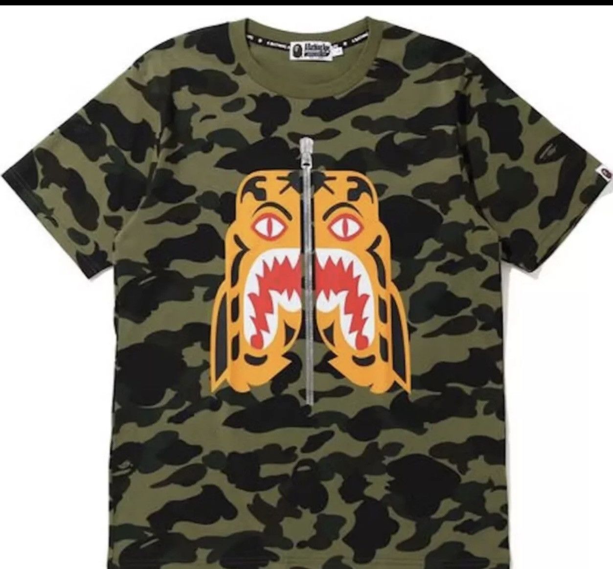 Bape A BATHING APE BAPE 1st Camo Tiger T-shirt Size M Size US M / EU 48-50 / 2 - 1 Thumbnail