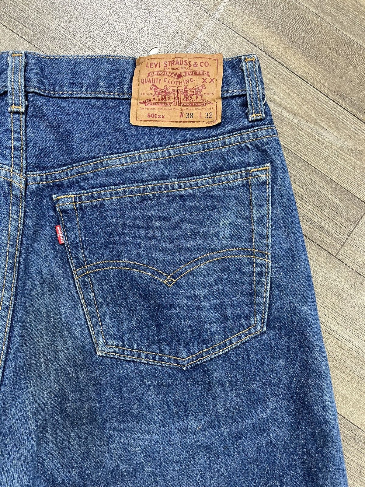 Levi's Vintage Clothing 🇺🇸1990s Vintage Levis 501XX 38x32 Straight Leg Blue Jeans Size US 38 / EU 54 - 17 Thumbnail