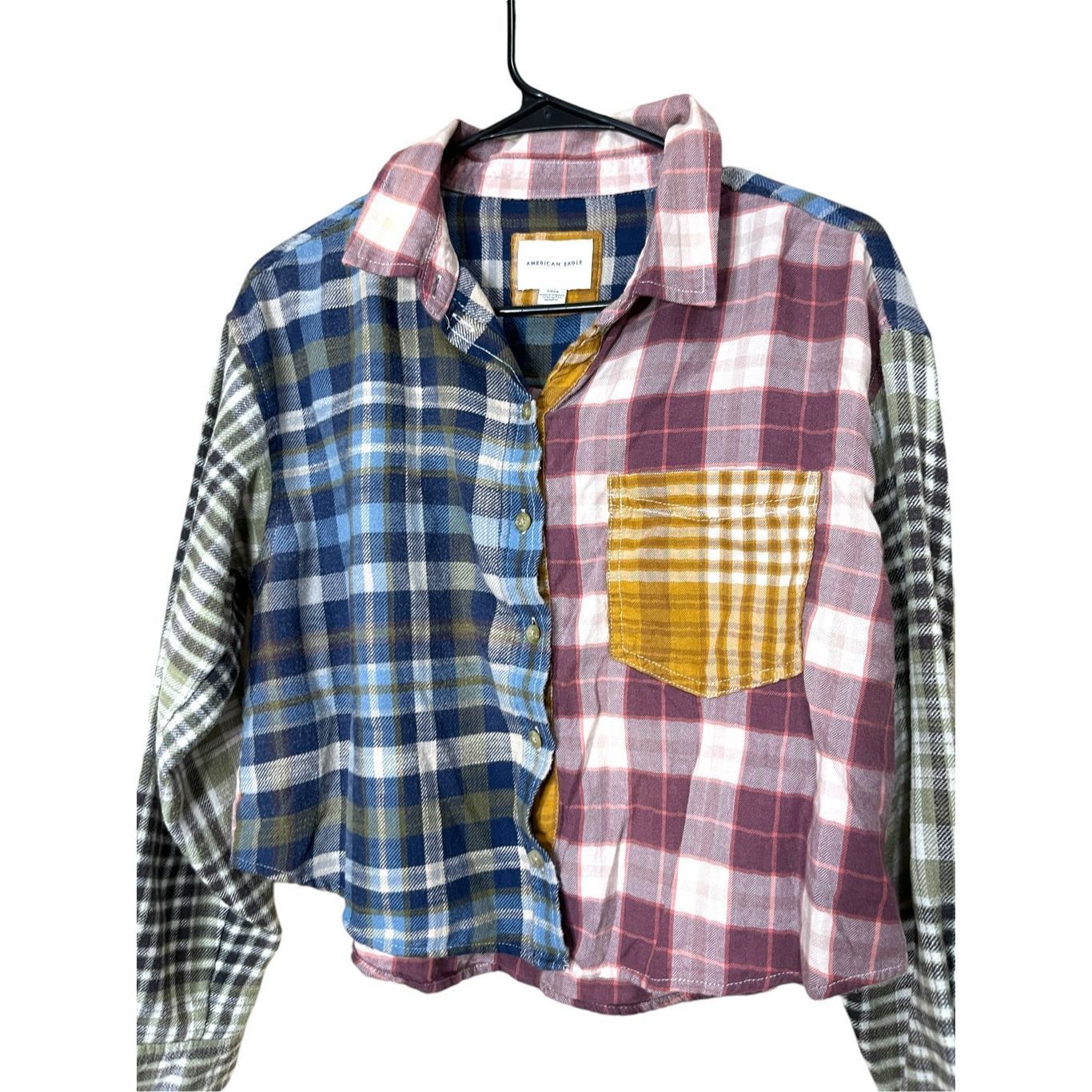 American Eagle Outfitters AMERICAN EAGLE Cozy Cabin Cropped Patchwork Plaid Flannel Sh Size S / US 4 / IT 40 - 2 Thumbnail
