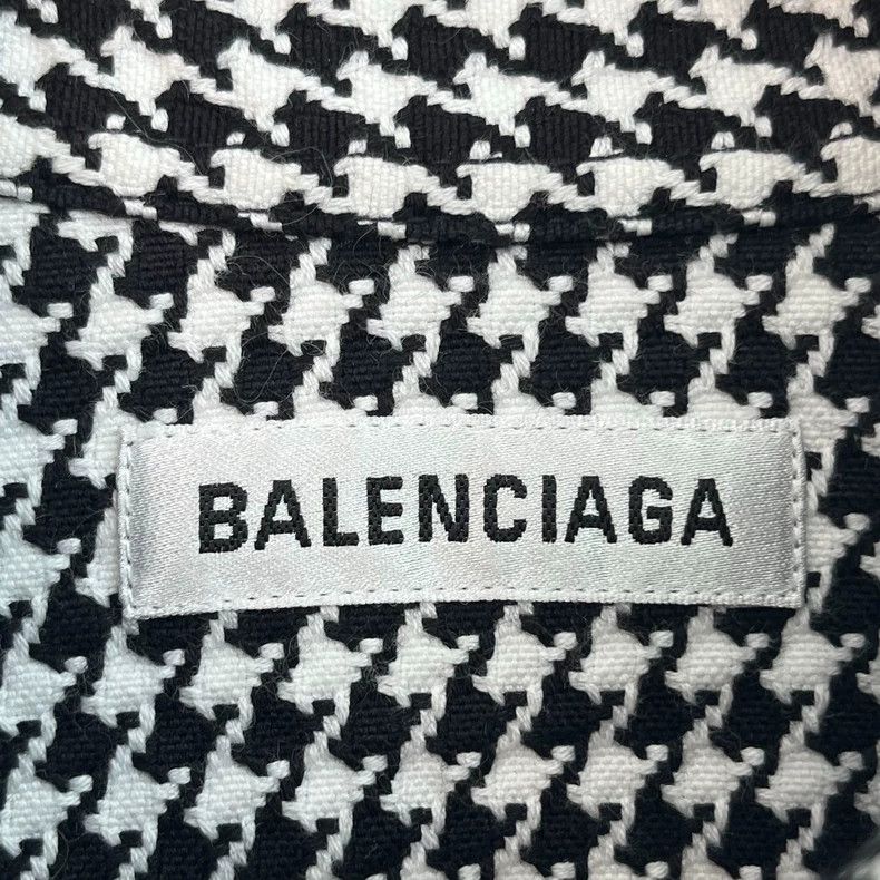 Balenciaga Balenciaga size 36 SS20 Embroidered logo Houndstooth Short Size US M / EU 48-50 / 2 - 3 Thumbnail