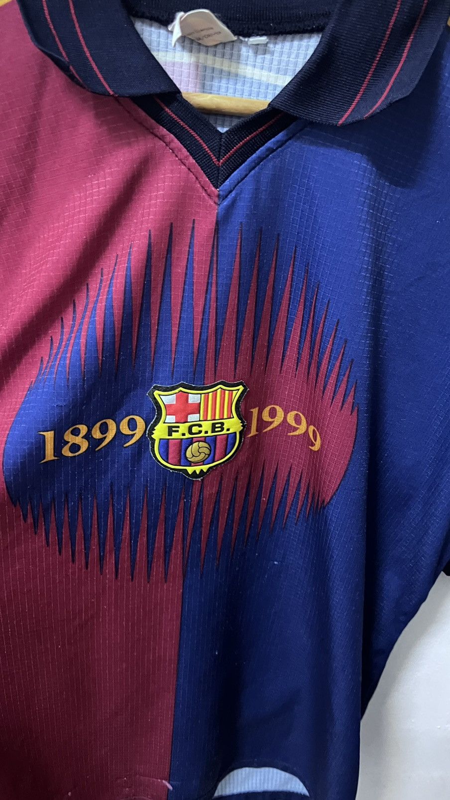 Nike Vintage 1999s FC BARCELONA RIVALDO Size US L / EU 52-54 / 3 - 5 Thumbnail