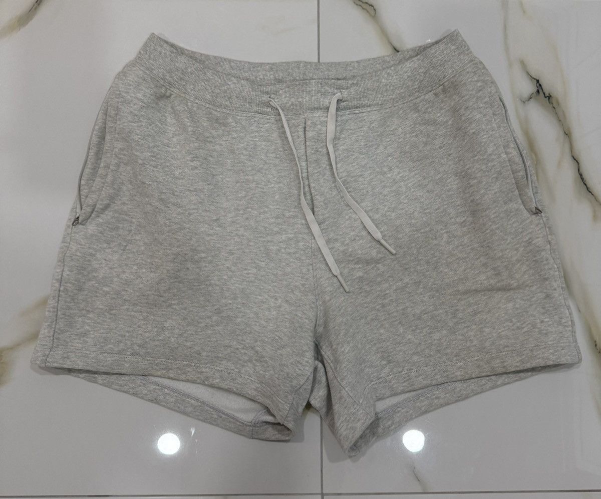 Lululemon Lululemon Sweat Shorts Beige Size Medium Size US 32 / EU 48 - 1 Thumbnail