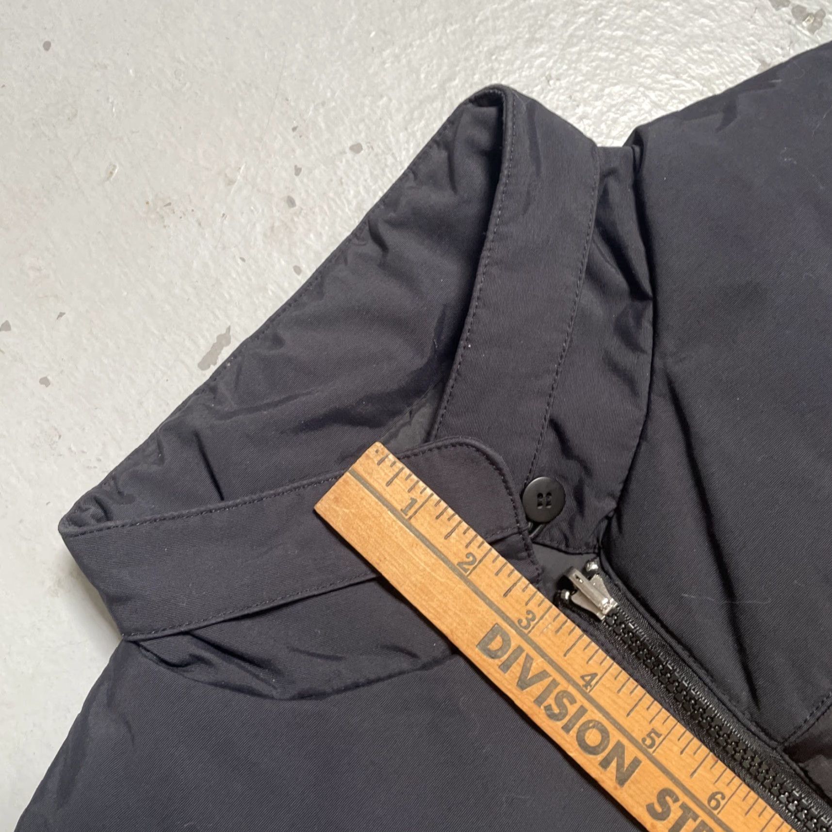 Vintage VINTAGE Recon Stash Graffiti Subware Puffer Style Vest Streetwear Y2K Skate XL Unisex Mens Womens Black Nylon VEST XL Size US XL / EU 56 / 4 - 5 Thumbnail