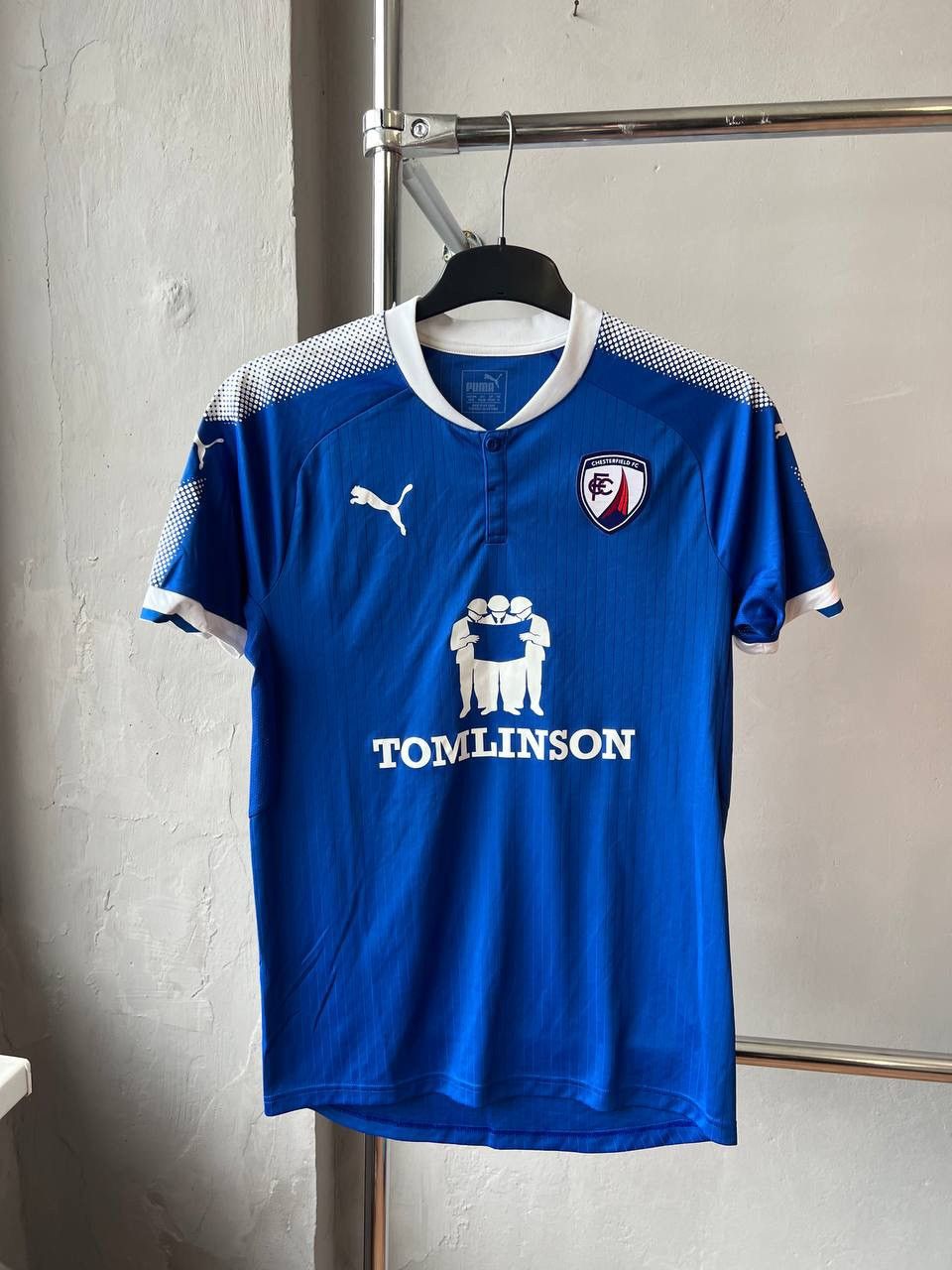 Puma 2018/19 CHESTERFIELD FC HOME SOCCER JERSEY FOOTBALL SHIRT M Size US M / EU 48-50 / 2 - 2 Thumbnail