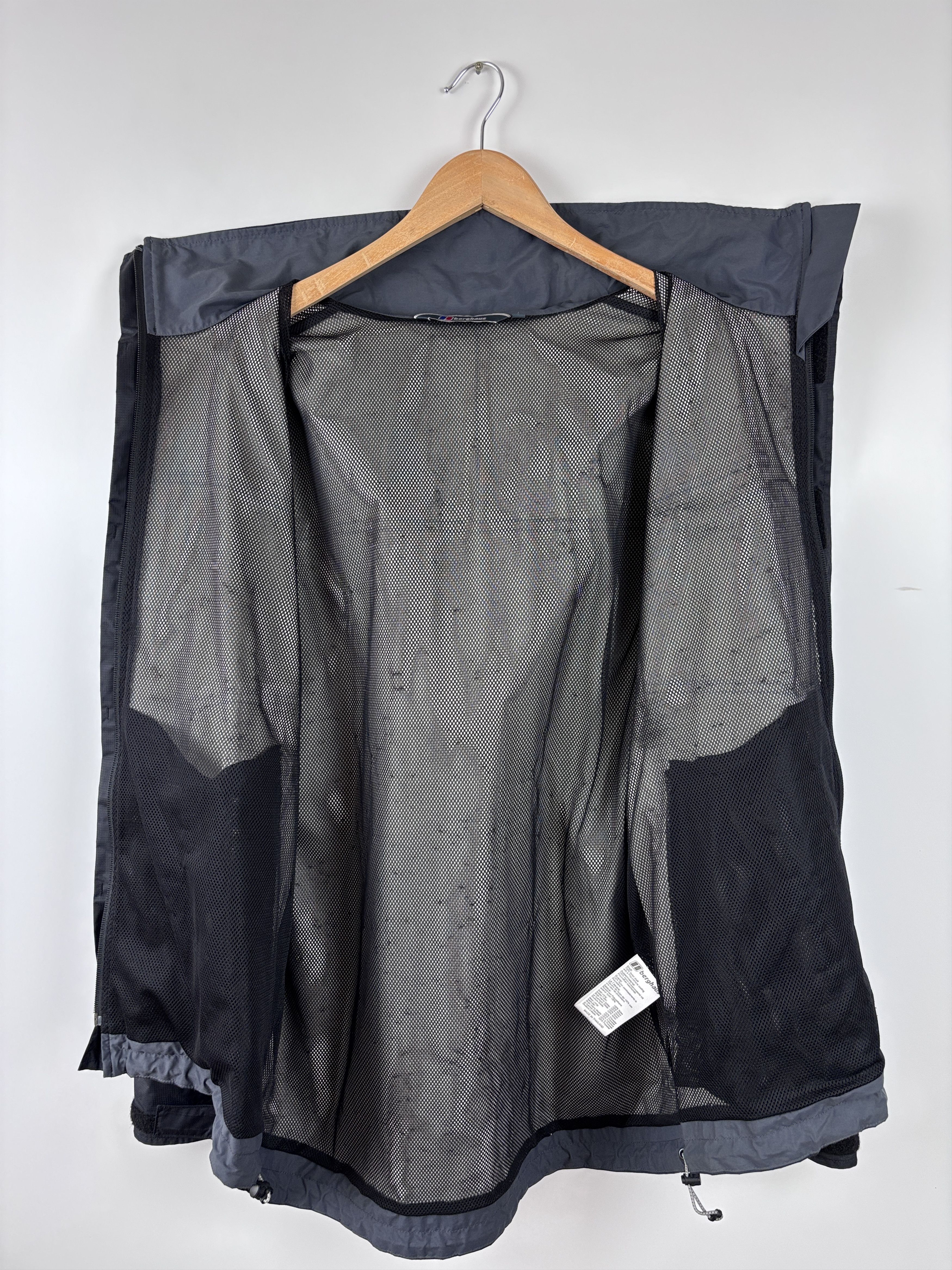 Berghaus Berghaus Waterproof Outdoor Hiking Jacket Raincoat Black L Size US L / EU 52-54 / 3 - 7 Thumbnail