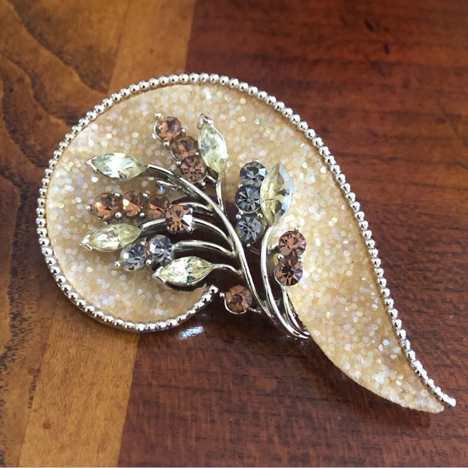 Vintage Vintage Coro glitter glass stone swirl brooch pin Size ONE SIZE - 1 Thumbnail