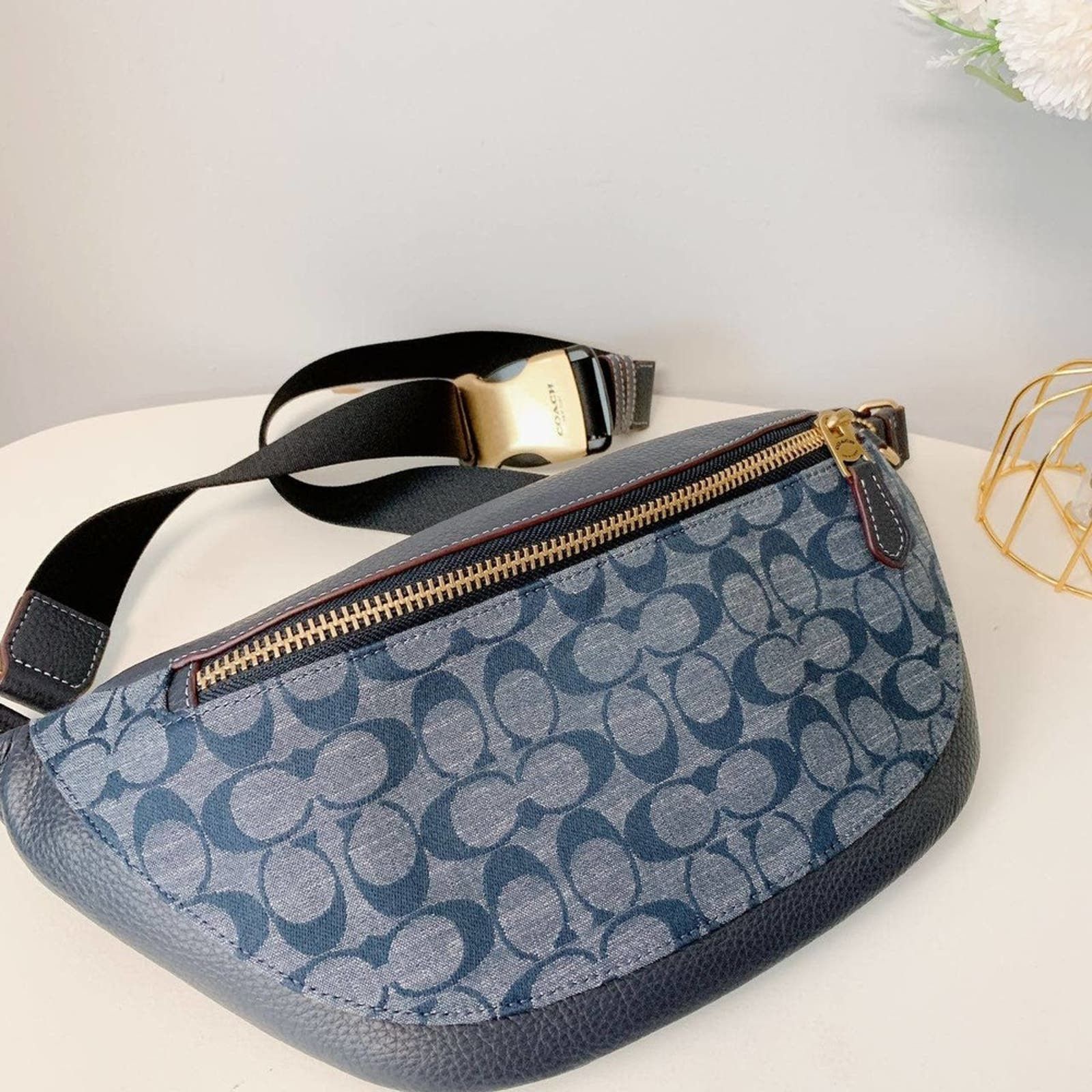 image of Coach Cg994 Warren Belt Bag In Signature Chambray In Denim in Blue, Women's