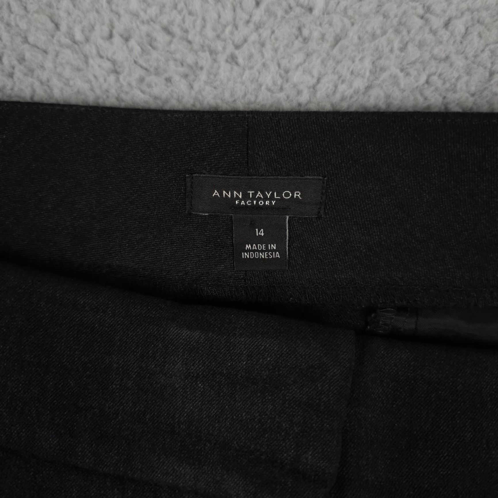 Ann Taylor Ann Taylor Pants Women 14 Black Dark Gray Straight Leg Trousers Career FLAW Size 36" / US 14 / IT 50 - 3 Thumbnail
