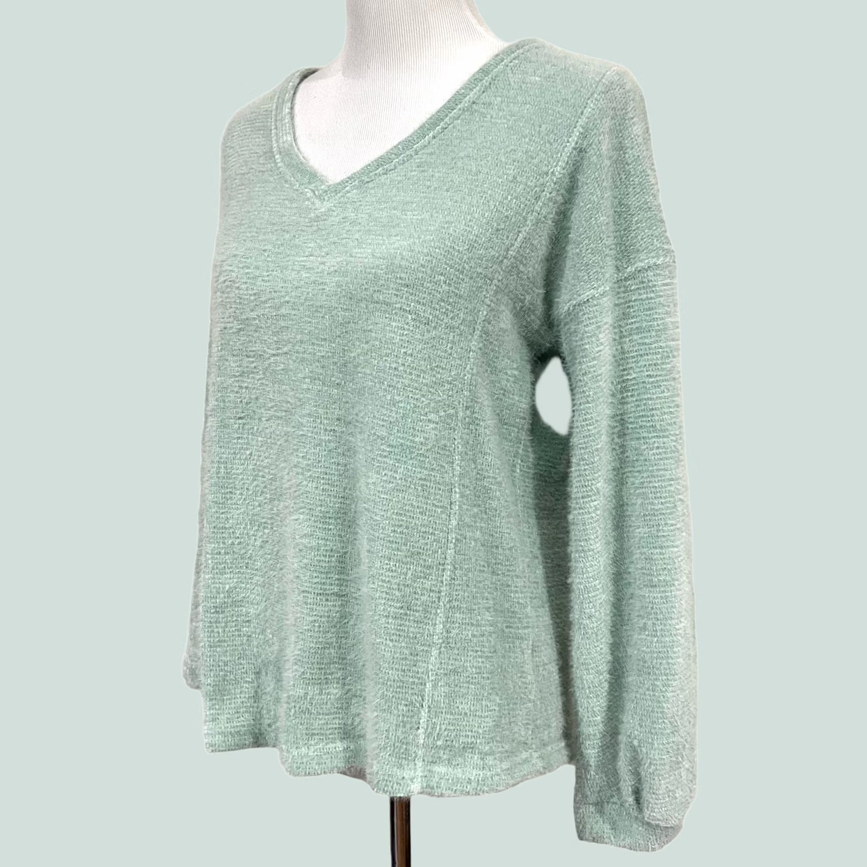 Vintage C&C California Fuzzy Sweater Light Blue V-Neck Pullover Women’s Size Large size L Blue Pullover Woman Wool Blend Solid 90s? Size L / US 10 / IT 46 - 1 Thumbnail
