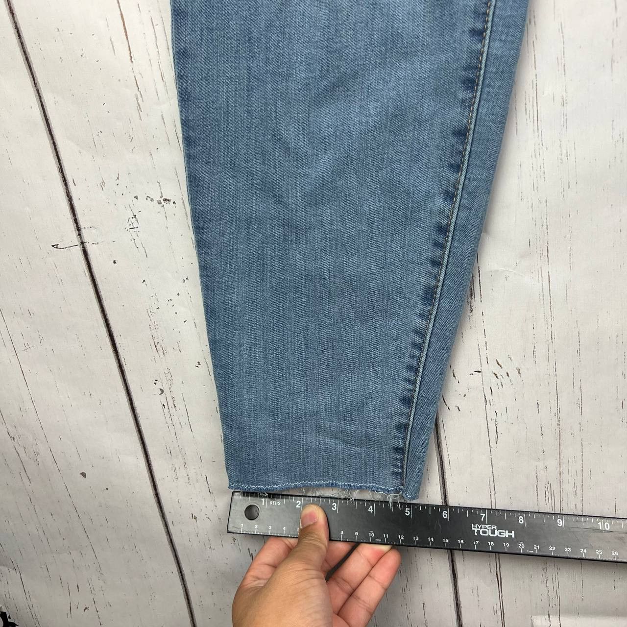 Denizen Denizen from Levi's 34x27 High Rise Skinny Distressed Jeans Size 34" / US 12 / IT 48 - 4 Thumbnail