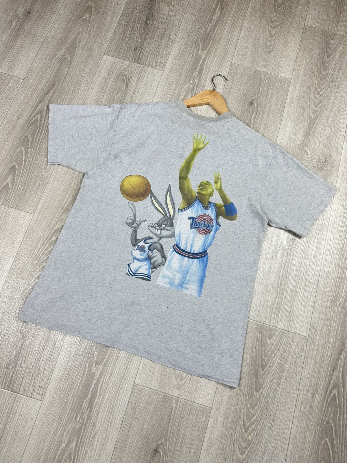 Disney × NBA × Vintage Vintage Distressed Tee 1996 Space Jam Jordan and Bugs Bunny Size US L / EU 52-54 / 3 - 10 Thumbnail