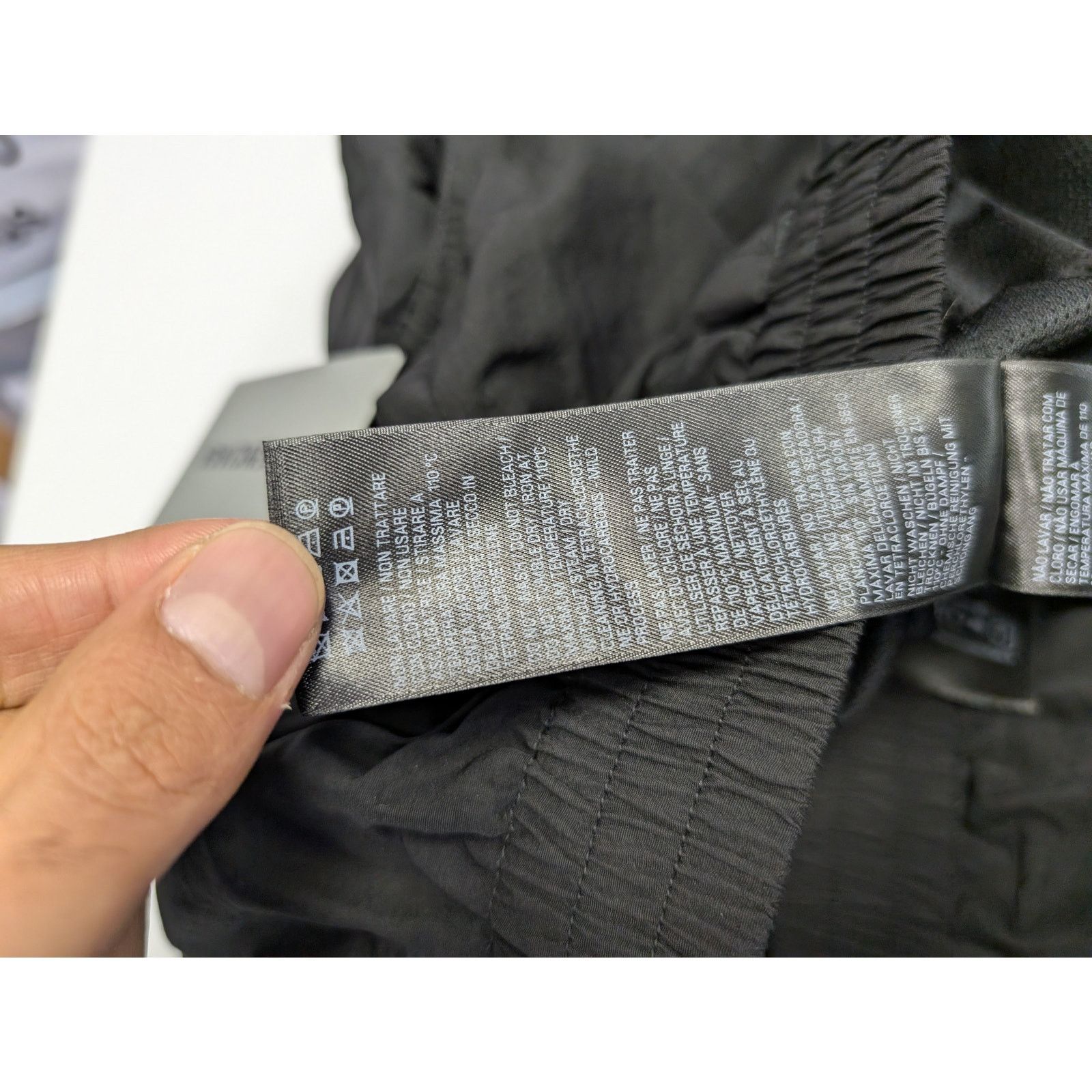 Balenciaga o1rshd1 Men's Overcoat small fit tracksuit jacket in Black Size US S / EU 44-46 / 1 - 15 Thumbnail