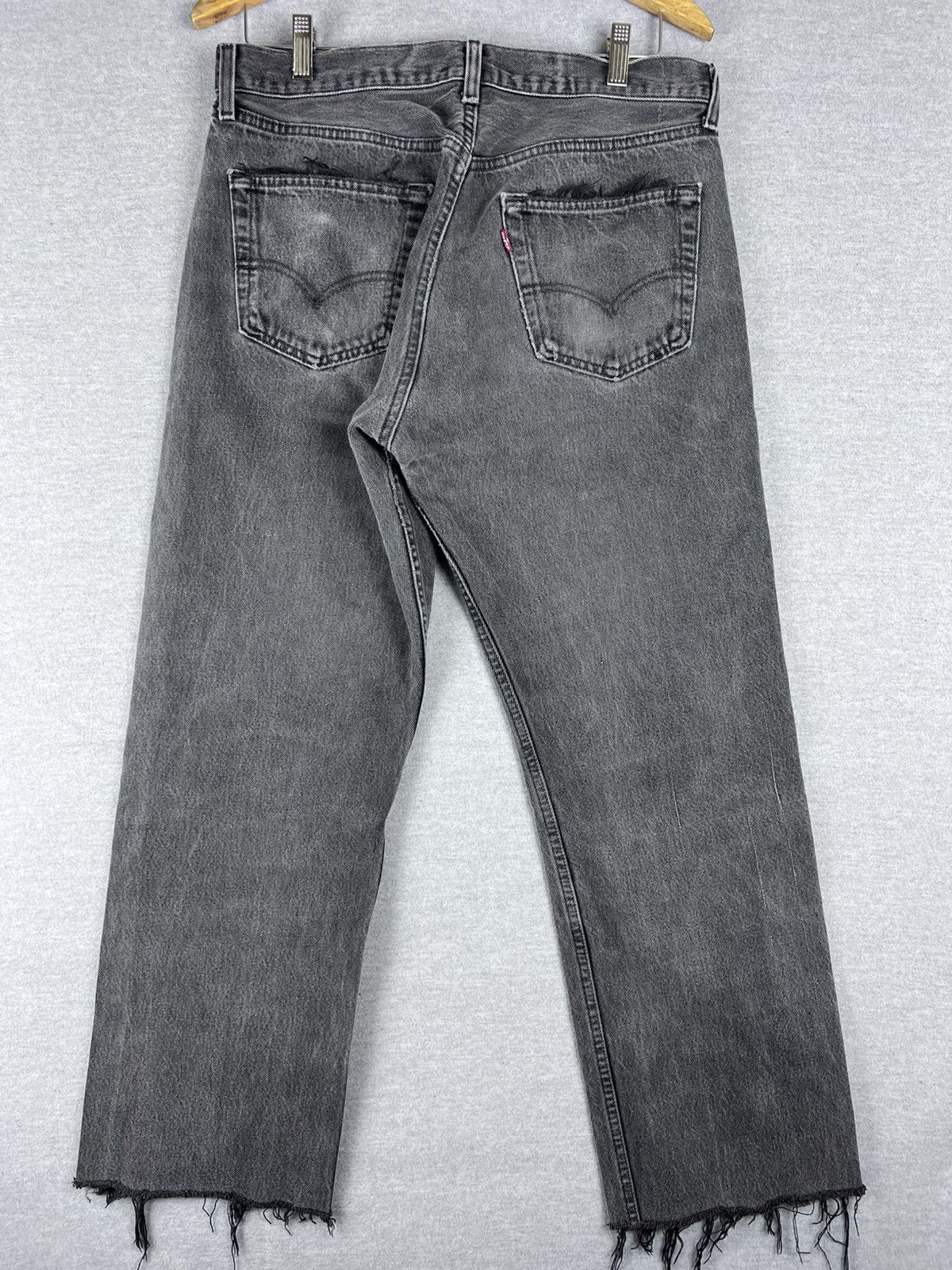 Levi's Vintage Levis Jeans Mens 34x32 (Fits 31x26.5) Black 501 Size US 31 - 2 Thumbnail
