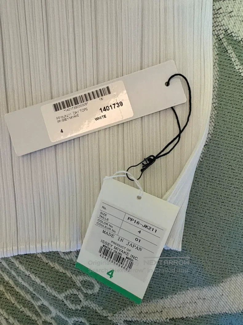 Issey Miyake Issey Miyake White Pleated Short-sleeve Top Size XL / US 12-14 / IT 48-50 - 4 Thumbnail