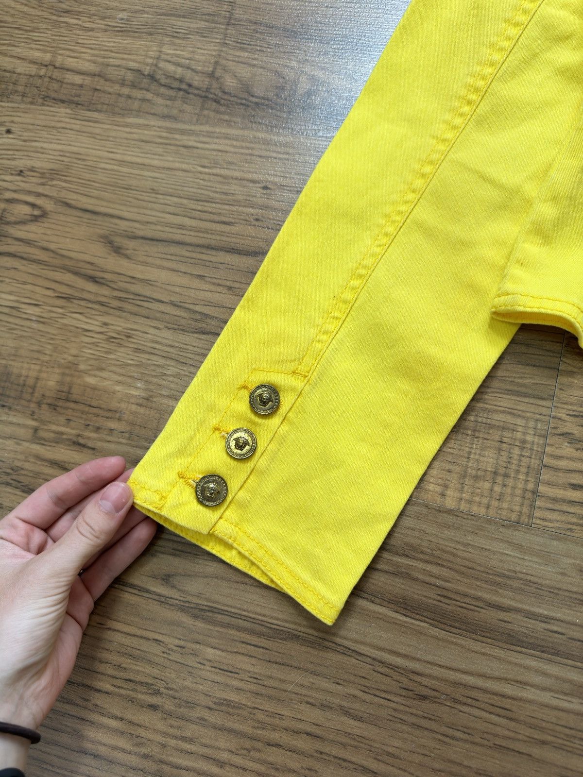 Versace VINTAGE VERSACE YELLOW JACKET Size L / US 10 / IT 46 - 6 Thumbnail