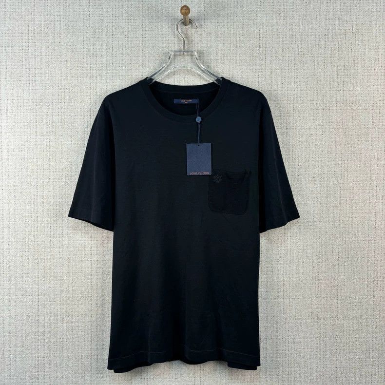 Other Louis Vuitton size 4l Solid checkerboard embroidered logo p Size US M / EU 48-50 / 2 - 1 Thumbnail