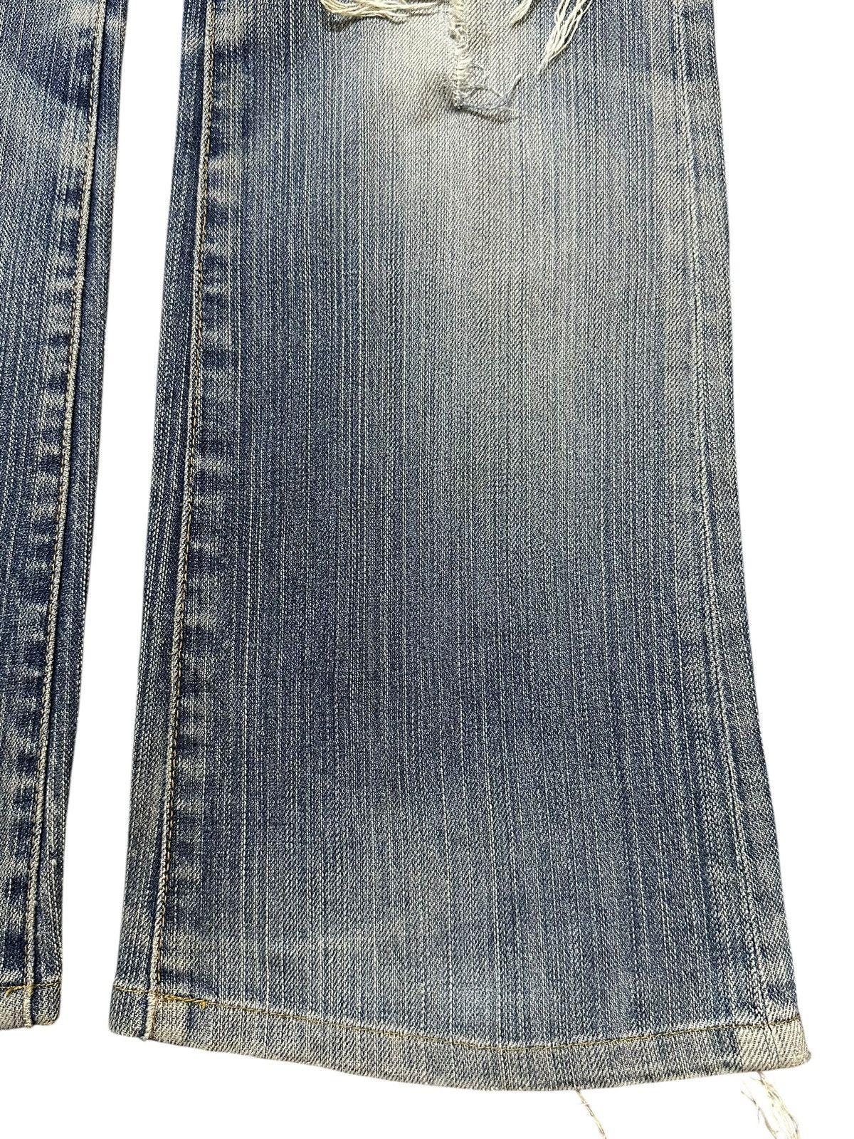Uniqlo Vintage Japanese Uniqlo Faded Wash Distress Wide Leg Jeans Size US 30 / EU 46 - 8 Thumbnail