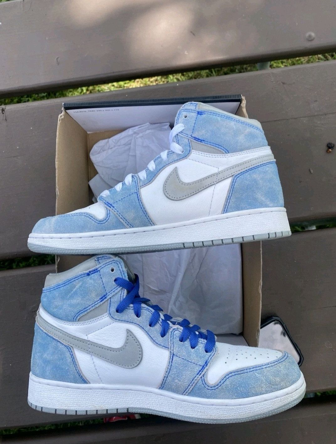 Jordan Brand Nike Air Jordan Retro 1 High OG GS Hyper Royal Size 6.5 Size US 6.5 / EU 39-40 - 4 Thumbnail