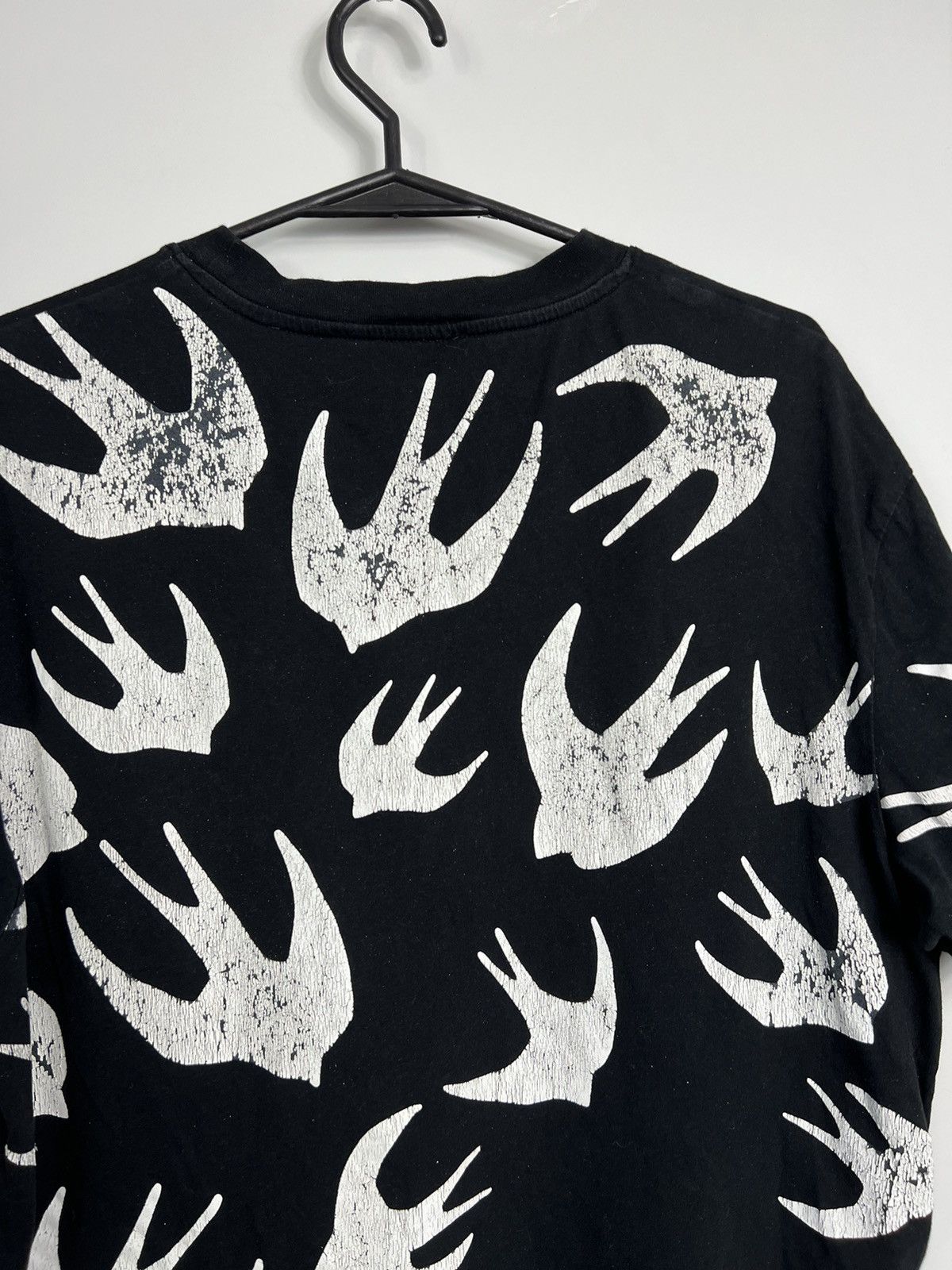 Alexander McQueen Tshirt Alexander McQueen multi logo white black Size US L / EU 52-54 / 3 - 7 Thumbnail