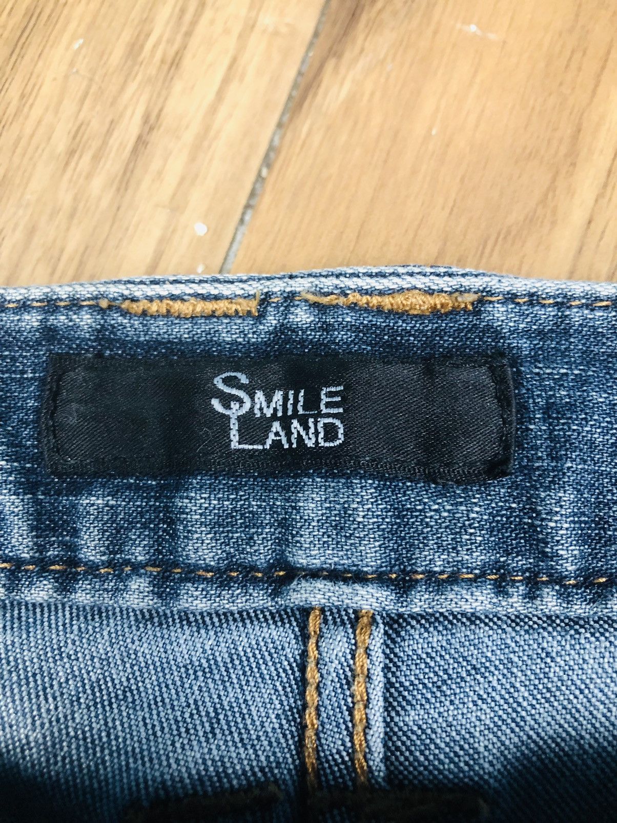 Other Smile Land Denim Jeans (21) Size US 35 - 10 Thumbnail