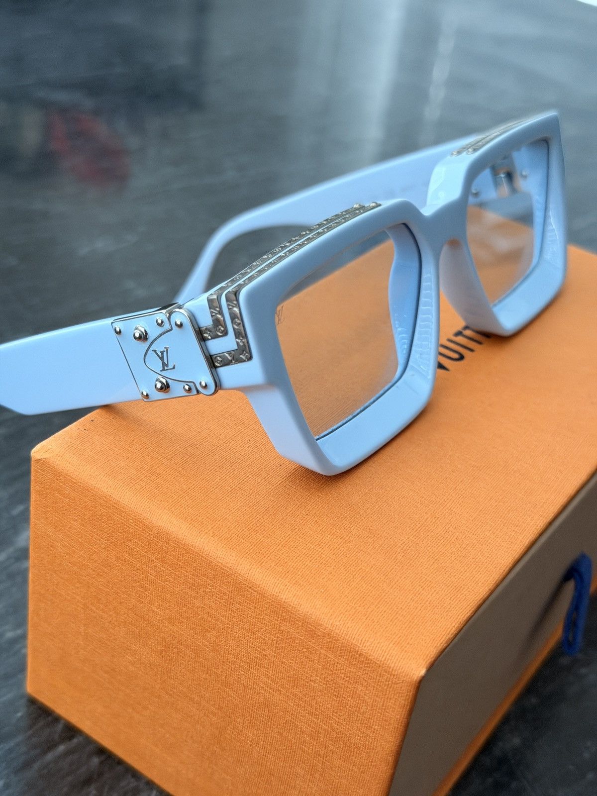 Louis Vuitton Louis Vuitton millionaires sunglasses Blue pale E Size ONE SIZE - 1 Thumbnail
