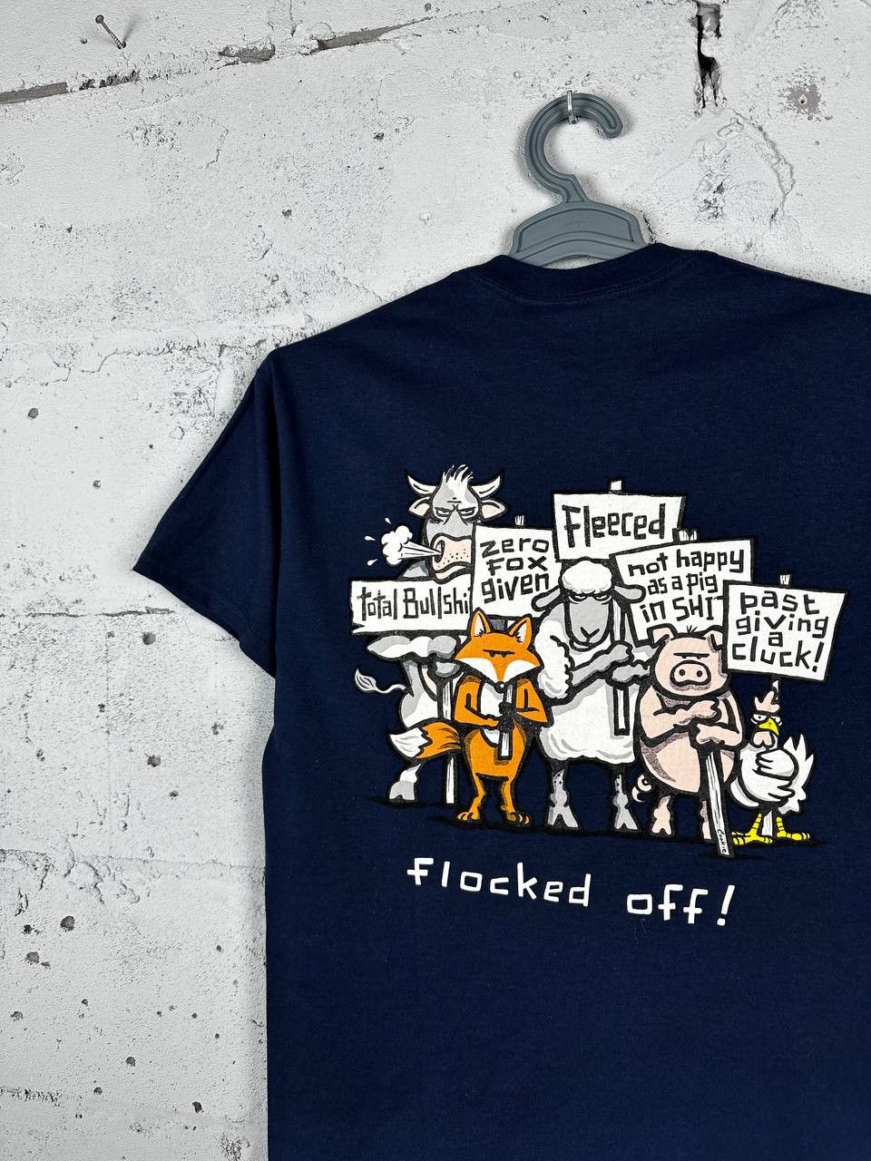 Vintage Vintage Y2K Animals Humor Graphic Tee Navy Size US L / EU 52-54 / 3 - 3 Thumbnail