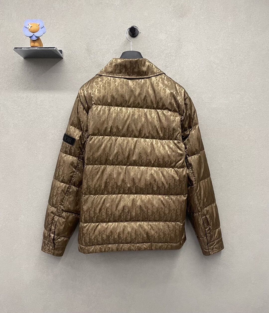 Dior dior logo print puffer jacket in champagne brown Size US L / EU 52-54 / 3 - 2 Thumbnail