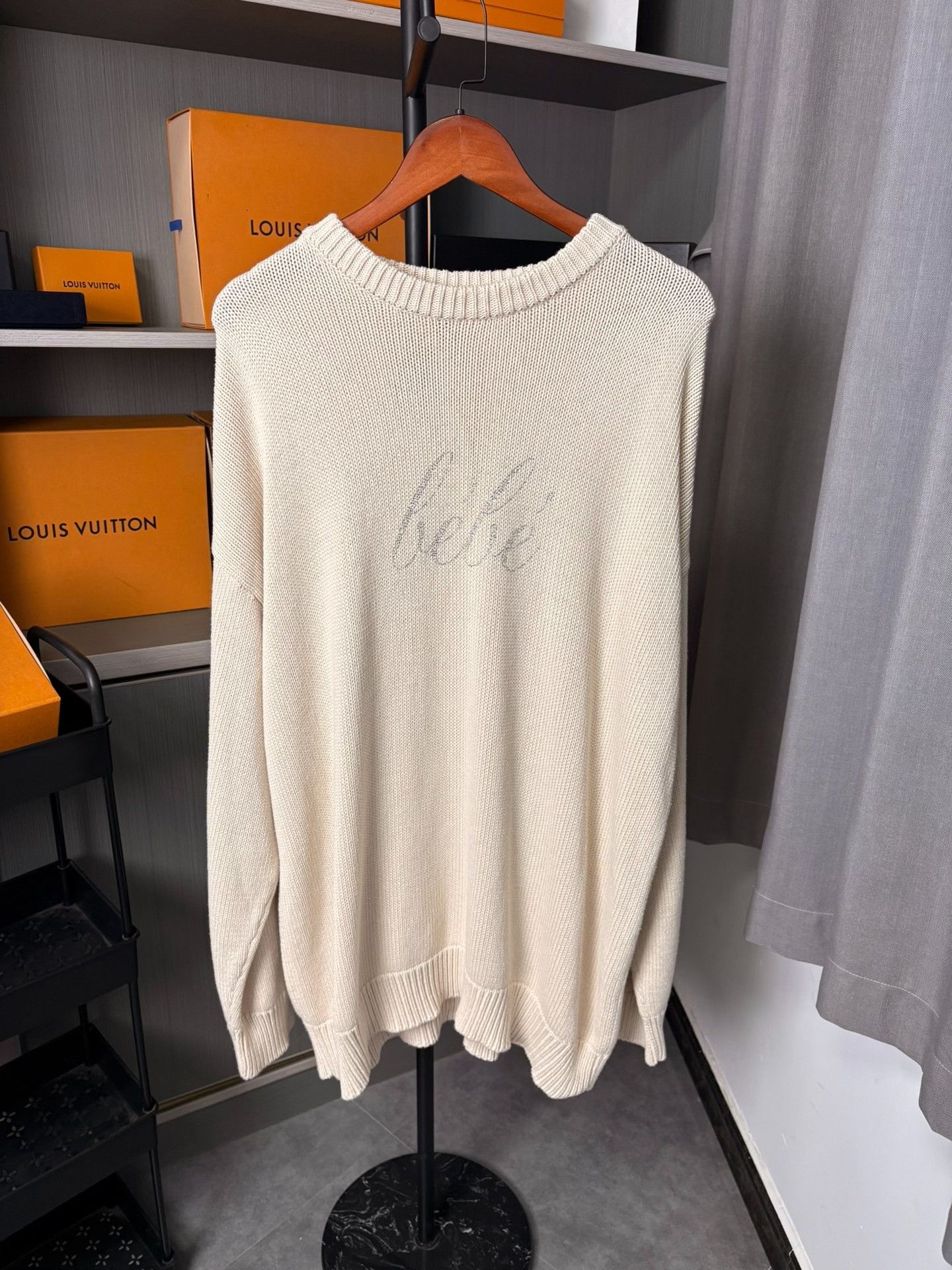 Balenciaga Balenciaga Sweater M Women Size M / US 6-8 / IT 42-44 - 1 Thumbnail