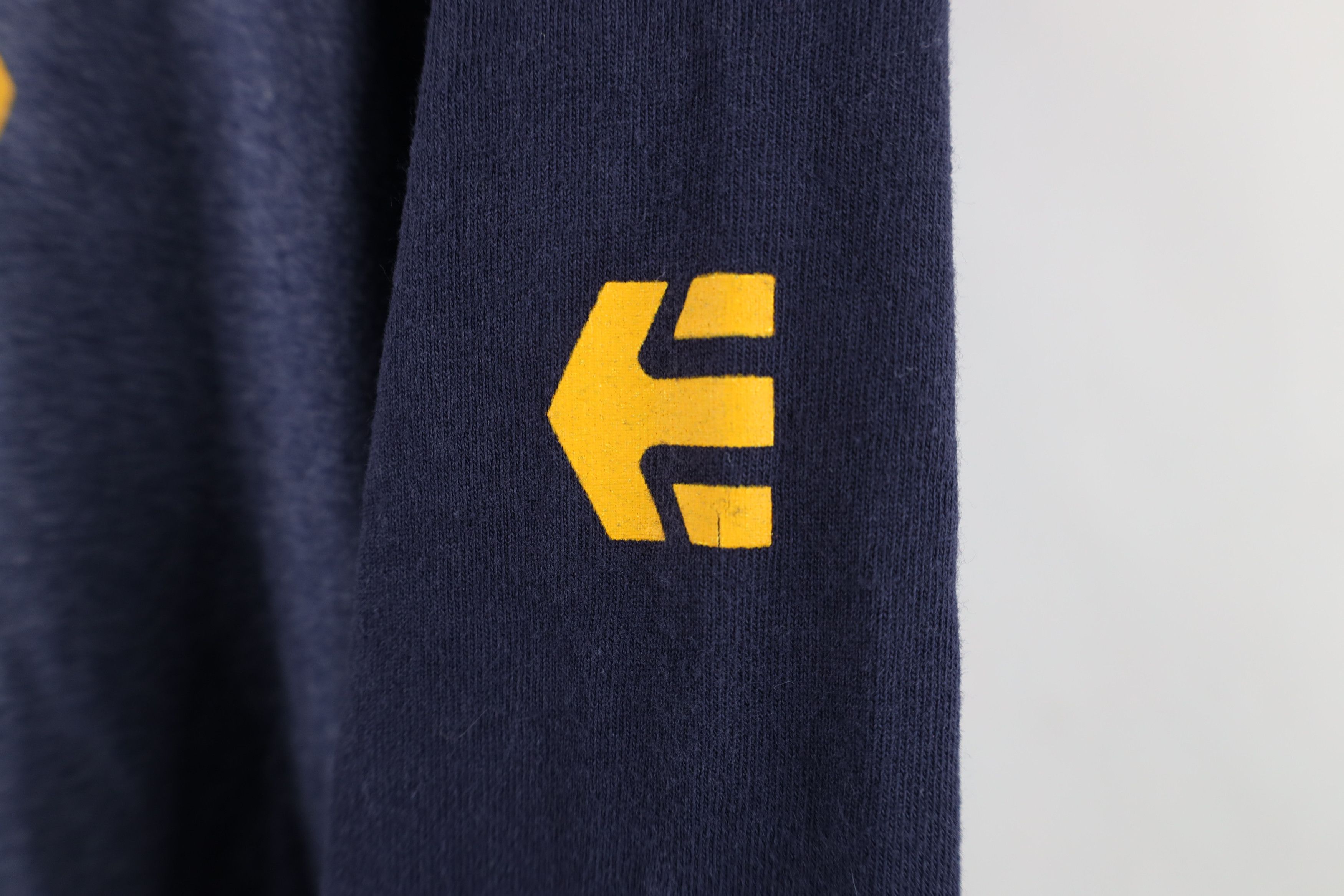 Etnies Vintage 90s Etnies Skateboard Long Sleeve T-Shirt Blue USA Size US XL / EU 56 / 4 - 4 Thumbnail