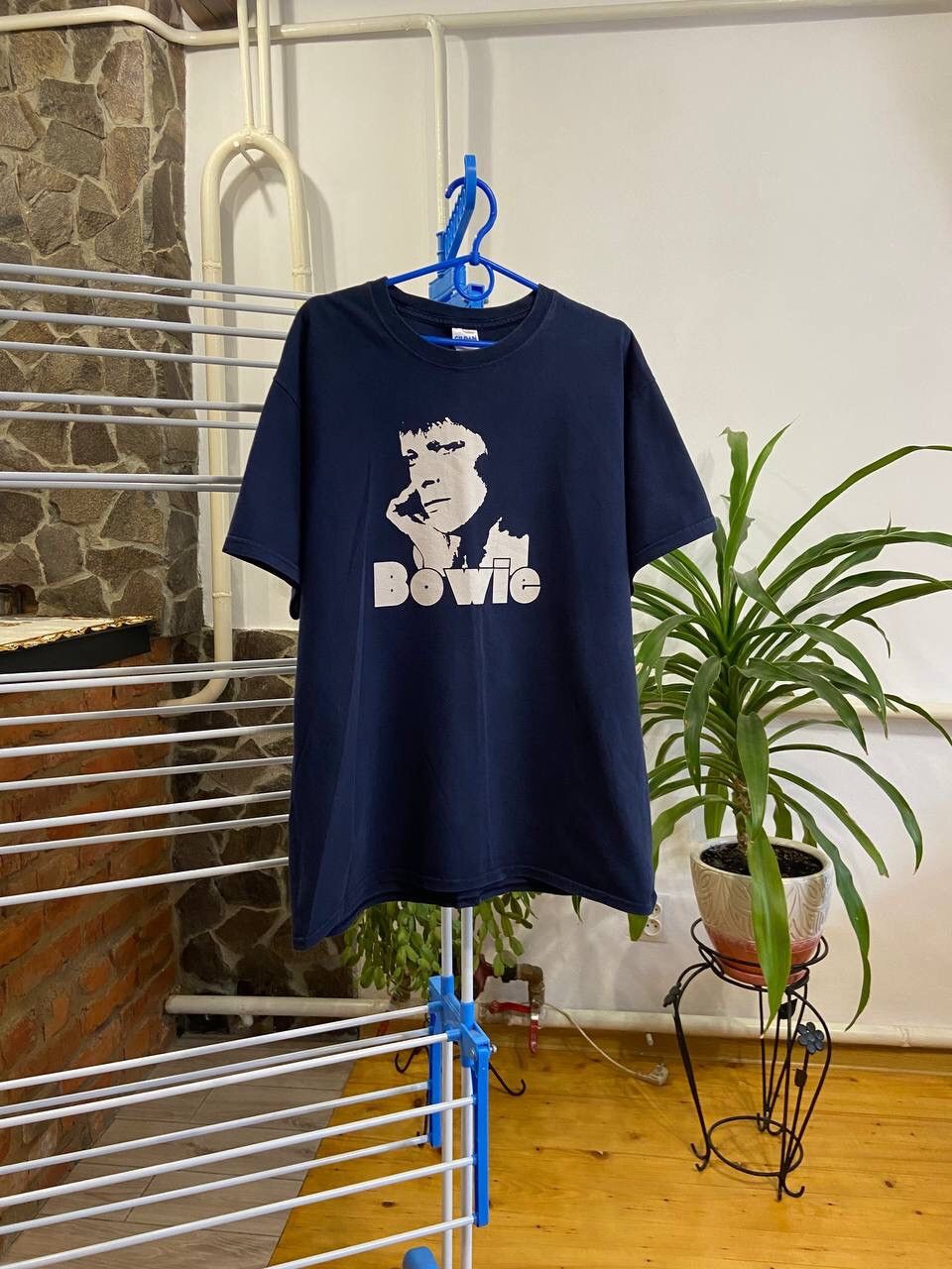 Band Tees Vintage Y2K David Bowie Rock Band Portrait Sun Faded T Shirt Size US L / EU 52-54 / 3 - 1 Thumbnail