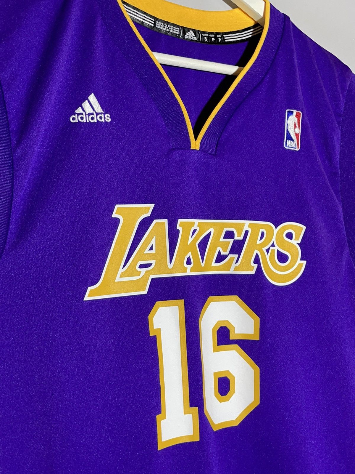 NBA #16 Gasol L.A Lakers Adidas Y2k NBA Basketball Jersey Size US S / EU 44-46 / 1 - 4 Thumbnail