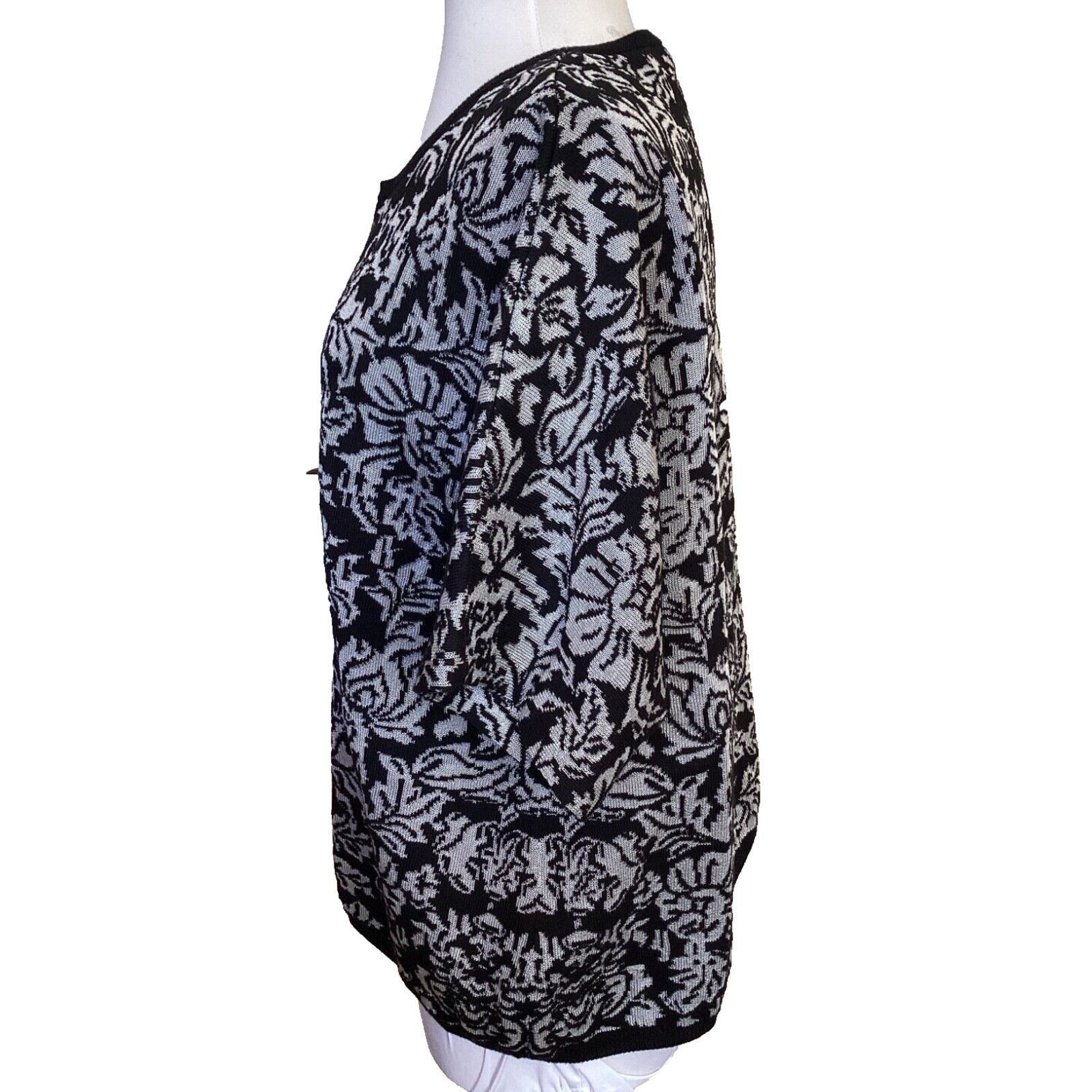 Calvin Klein CALVIN KLEIN SILVER METALLIC BLACK FLORAL SWEATER - NWT SZ L Size L / US 10 / IT 46 - 3 Thumbnail